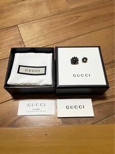 74.GUCCI グッチ　フラワーピアス　キャッチ無し