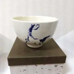 抹茶茶碗　(青い馬の絵柄)