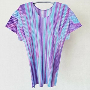 484☆美品 PLEATS PLEASE ISSEY MIYAKE プリーツプリーズ 縦 グラデーション 総柄 半袖 カットソー ピンク パープル 水色 3