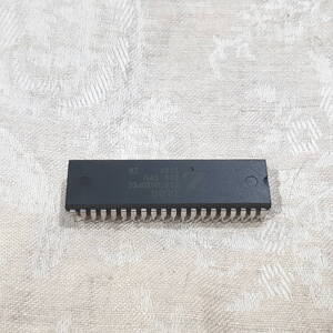 新品・未使用品 ZILOG 　IC ビンテージCPU Z84C0020PEC 84C0020 Z80-CPU 20Mhz　DIP-40　送料140円～