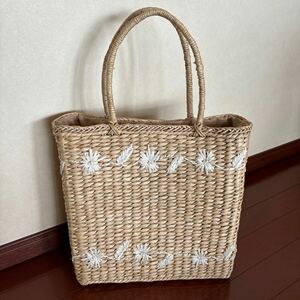 かごバッグ ショルダー白花模様　内側布　縦33㎝　横33㎝　幅11.5㎝　新品未使用品