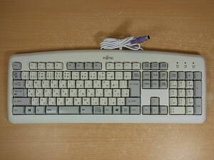 □Ab/558☆富士通 FUJITSU☆PS/2キーボード☆KB-0325☆動作不明☆ジャンク