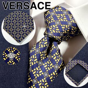 ヴェルサーチェ(VERSACE) 美品 ワンポイント メデューサ ロゴ ブランド シルク ネクタイ 紺 ネイビー イタリア製 メンズ 華やか 冠婚葬祭 