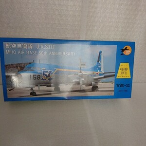 新品 1/100 航空自衛隊 YS-11 02-1158 美保基地 50周年記念 ゲゲゲの鬼太郎 木製スタンド付 クロスウイング J.A.S.D.F 50th 飛行機 模型