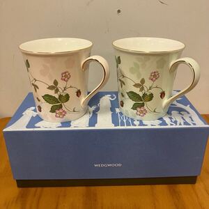 11-075 ウェッジウッド WEDGWOOD マグカップ ワイルドストロベリー ペア ピンク グリーン パステル 金彩 カップ コーヒー 紅茶 ティー