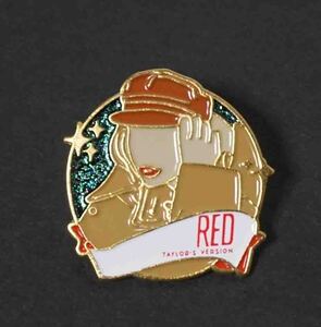 《DX帽子コート女性RD》新品Taylor Swift テイラースウィフト『RED レッド 』金属ピンバッジ バッチ■アメリカ Music◆音楽 歌手◇コスプレ