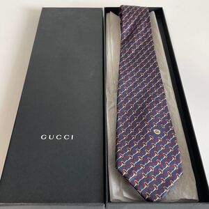 グッチ（GUCCI）紺ホースビットストライプ柄ネクタイ