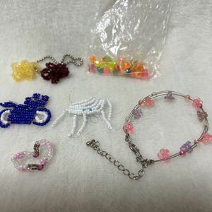 ハンドメイド　ビーズ　アクセサリー　中古