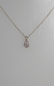 K10YGダイヤデザインネックレス！0.11ct.。