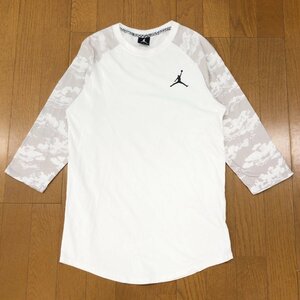 NIKE AIR JORDAN ナイキ エアジョーダン 袖迷彩柄 ロゴプリント Tシャツ S 白系 オフホワイト 七分袖 カモフラ柄 スポーツ メンズ 紳士