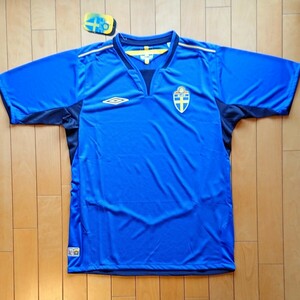 【新品、タグ付き】UMBRO アンブロ スウェーデン代表 2004-05シーズン 半袖 アウェイ ユニフォーム インポートMサイズ EURO2004着用モデル