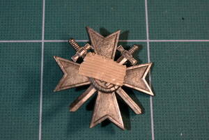 Qm922 【コレクター放出品】 german army War Merit Cross 1st class pin back badge ww2 ドイツ軍 NS 戦功十字章 鉄十字 60size