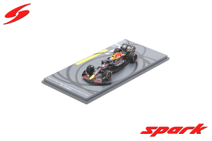 SPARK（スパーク） 1/43 レッドブル レーシング RB18 2022 F1 アブダビGP 優勝 #1 M.フェルスタッペン タイヤマーク付大型台座 ミニカー