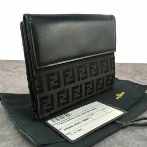 ☆送料無料☆ 極美品 FENDI Wホック財布 8M0030 ズッカ柄 186