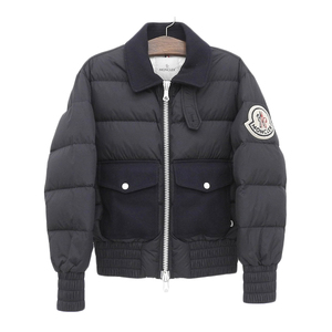 モンクレール ami コラボ ARNAUD GIBBOTTO ダウンジャケット 41321 85 54155 メンズ ネイビー ホワイト MONCLER 中古 【アパレル・小物】