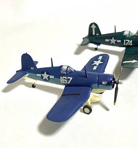 アメリカ軍 F4U-4 コルセア 2機 1/144　組み立て済