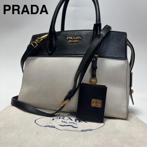 i30【美品】プラダ　PRADA　エスプラナード　サフィアーノ　バイカラー　ホワイト　ブラック　2way　ショルダーバッグ　ハンドバッグ