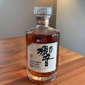 サントリーウイスキー　響17年　未開栓　状態悪い SUNTORY WHISKY HIBIKI