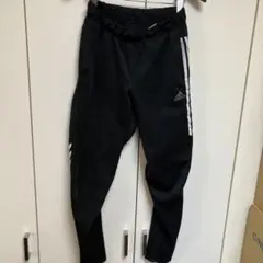 adidas キッズピステパンツ 黒 ストライプ