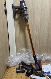 （動作品）dyson SV12 ダイソン コードレスクリーナー （附属品多数）(C-6）