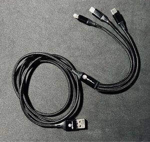 ★ Alfa Romeo アルファロメオ プリントロゴ入り充電ケーブル 3in1 Lightning/ Micro USB /Type-C / 充電ケーブル 117cm BLK 黒★