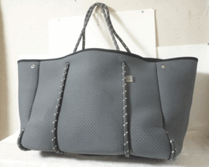 キューバッグ パリス　q bag PARIS　ネオブレン　グレー　トートバッグ　レディース