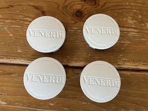 VENERDIヴェネルディ センターキャップ　塗装後未使用　中古