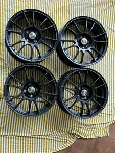 OZ RACING 7J×16 pcd100 +37 ☆4本　黒　ガリ傷無し！綺麗！関東関西送料4380円　OZレーシング OZ Ultraleggera ウルトラレッジェーラ