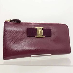 ■美品■Salvatore Ferragamo サルヴァトーレフェラガモ　ヴァラリボン　ラウンドファスナー　L字ファスナー　レザー　ピンク　イタリア製