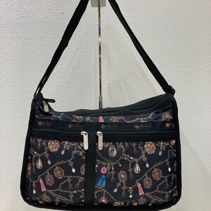 □44-2087　LeSportsac レスポートサック ショルダーバッグ 斜め掛けバッグ 黒 ブラック レディース ジュエリー柄 軽量 シンプル 