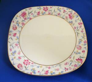 陶磁器）ジバンシーのスクエア花柄中皿　86歳断捨離　洋食器　飾り皿としても素敵な洋皿です