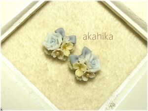 akahika*樹脂粘土花パーツ*りぼん左右対称ブーケ・薔薇と小花・ブルー