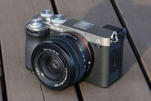 美品 ソニー SONY α7c 一眼レフカメラ ミラーレス ILCE-7CL 年末年始の家族写真に お正月 レンズも出品中 匿名発送