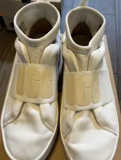 UGG ハイカットホワイト スニーカー