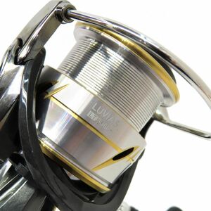 122s DAIWA ダイワ 20 LUVIAS ルビアス LT 3000S-CXH スピニングリール ※中古