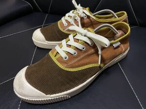 美品 KEEN キーン 1014067 27.5cm スニーカー ローカット レースアップ コーデュロイ ブラウン マルチカラー カジュアル メンズ 