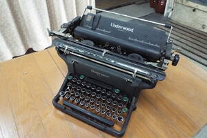 アンティーク　Underwood タイプライター