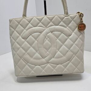 CHANEL シャネル　復刻トート　キャビアスキン　縦24横32 8番台　C8307