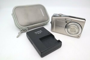 【ト萬】FUJIFILM FinePix F50fd コンパクトデジタルカメラ 富士フィルム ファインピクス デジカメ 充電器付 動作確認済み RD482RNI92