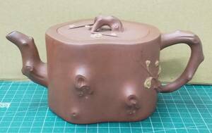 中国 古玩 宜興 紫砂 梅段 急須 茶壺 朱泥　蓋裏に在銘　茶壷 煎茶器●3528