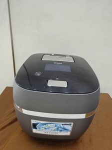 L【店頭展示未使用品】※元箱、コード、付属品無し　Tiger 炊飯器 220V JPX-W10W 土鍋圧力IH炊飯ジャー 5.5合 ブラック 日本製 海外仕様