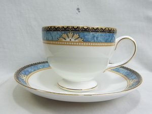 WEDGWOOD MADE　IN ENGGLANDウェッジウッド：カプ&ソサ－客：口径84mm：皿147mm共箱無し：新品では御座いません：欠点無し【美品です】