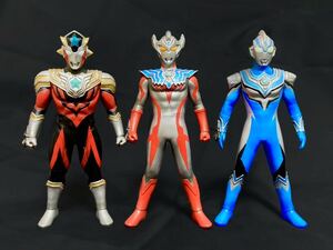 ウルトラマンタイガ ウルトラマンタイタス ウルトラマンフーマ ソフビ リペイント