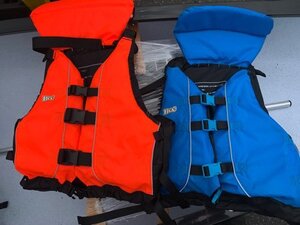 BEE PFD ライフジャケット・① ユース用フリーサイズ（子供用）1枚の価格/２カラーあり