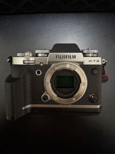 【極美品】X-T3 FUJIFILM ボディ 富士フィルム ブラック カメラ デジタル一眼 説明書付き 稼働