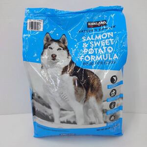 カークランドシグネチャー 成犬・子犬用 15kg ドッグフード　サーモン＆ポテト