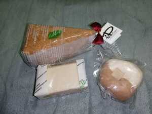 LUSH ㈱プレーリードッグ　チーズケーキ　タオル ㈱ラッシュジャパン ３時のおやつ バブルバーみつばちマーチ ソープ 石鹸　パン　カステラ