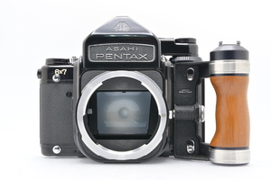 PENTAX 6x7 TTLファインダー 前期 ボディ 木製グリップ付 ペンタックス 中判フィルムカメラ ■25421