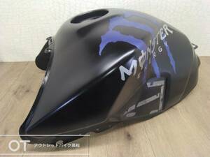 ヤマハ　MT-09　ガソリンタンク　フューエルタンク　1RC　P2903236