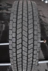 T1667 スペア外し 未走行 イボ付 1本のみ! スタッドレス 275/80R22.5 151/148J ヨコハマ 902ZE 冬 275/80-22.5 275/80/22.5